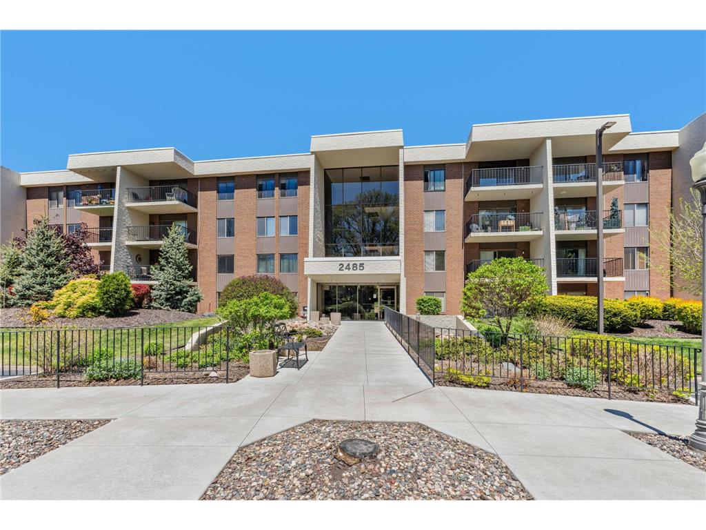 2485 Londin Lane E #423 Maplewood MN 55119 7068021 image3