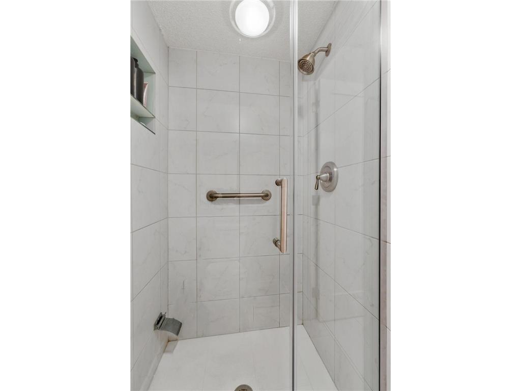 2485 Londin Lane E #423 Maplewood MN 55119 7068021 image39