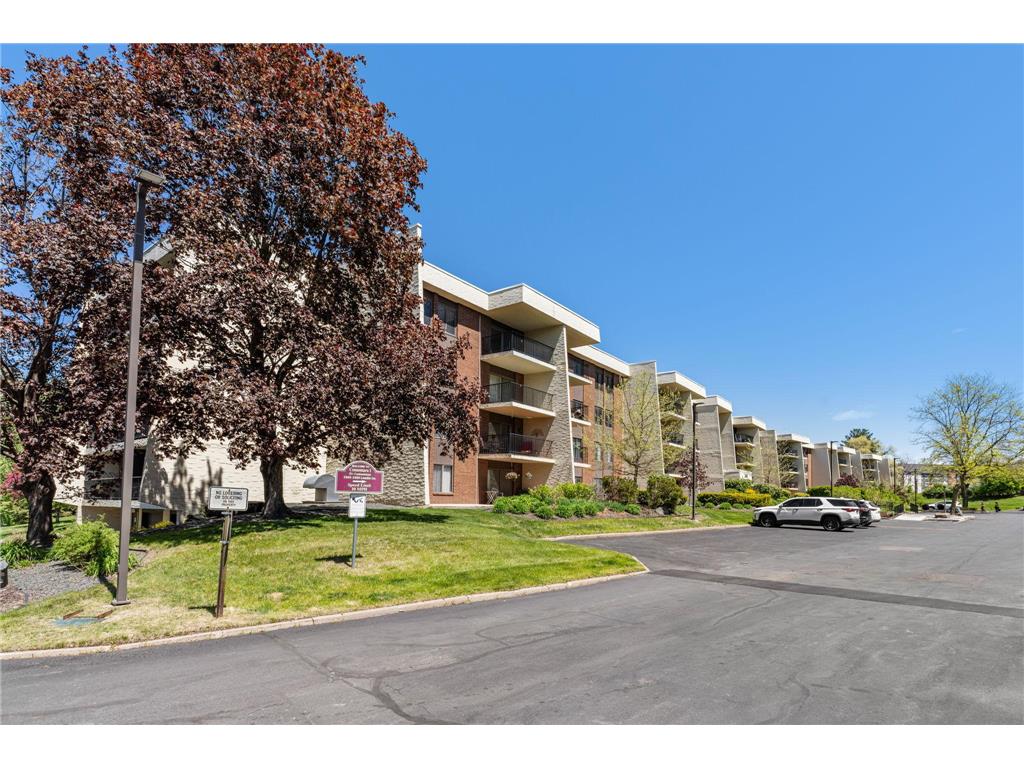 2485 Londin Lane E #423 Maplewood MN 55119 7068021 image4