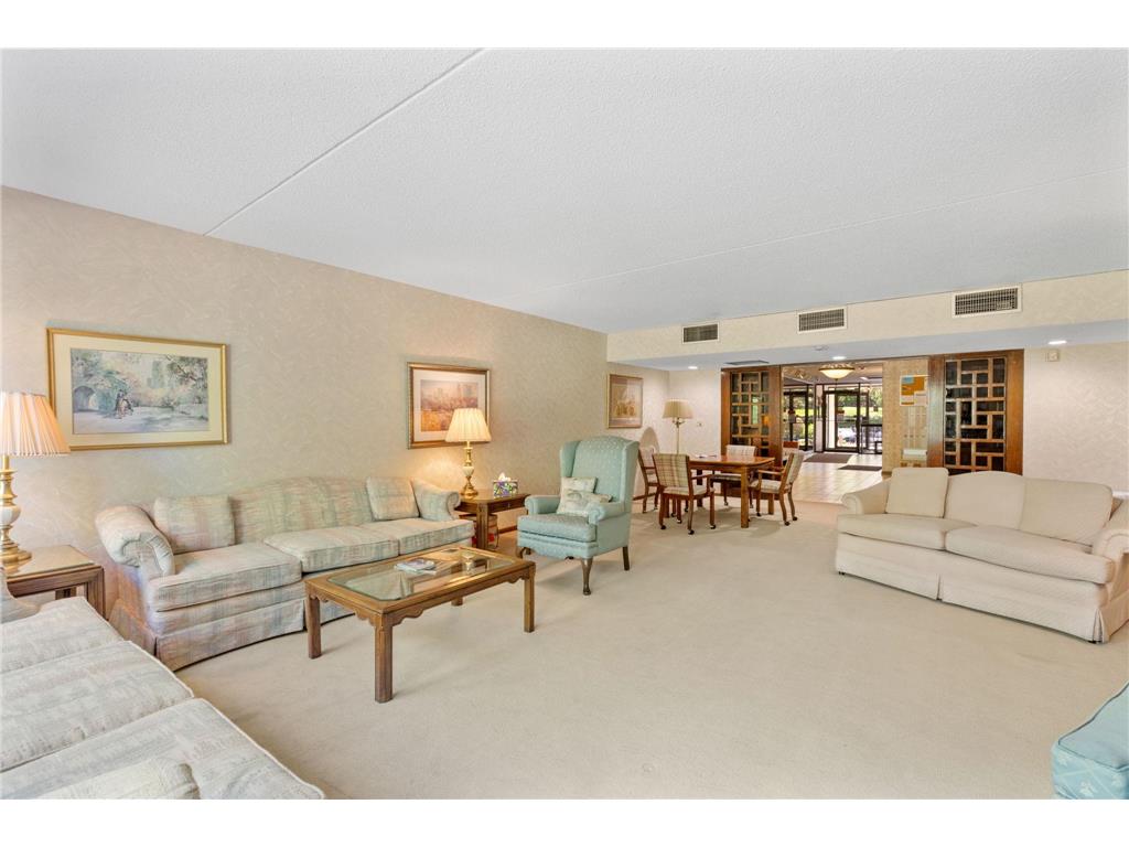 2485 Londin Lane E #423 Maplewood MN 55119 7068021 image45