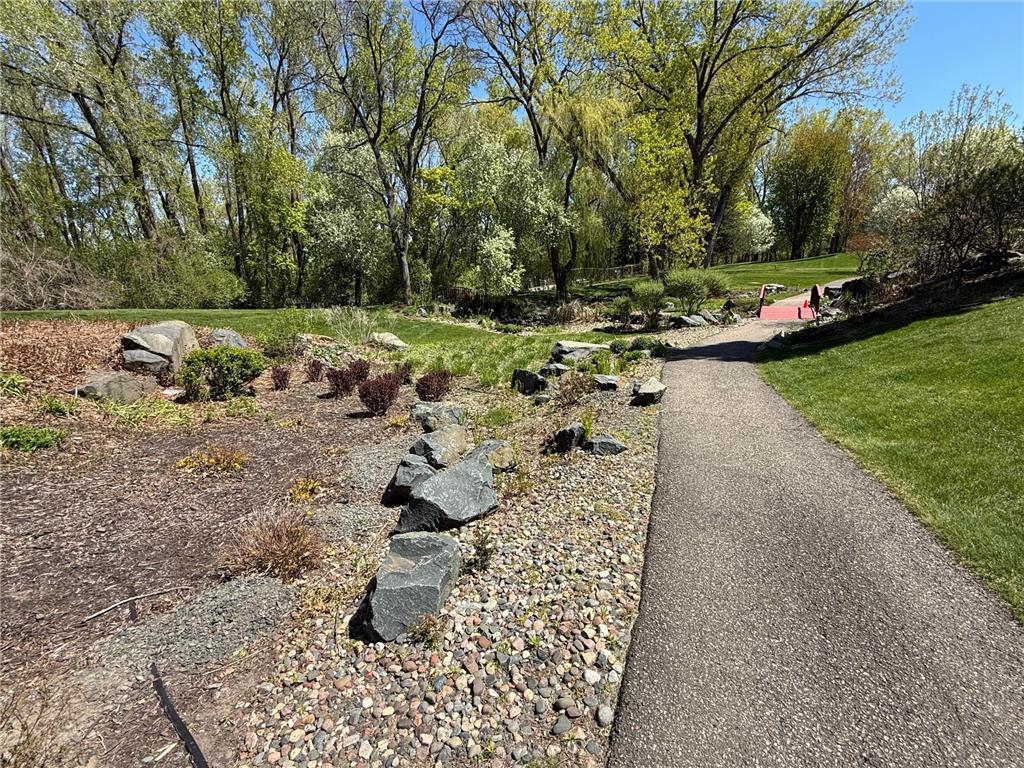 2485 Londin Lane E #423 Maplewood MN 55119 7068021 image9