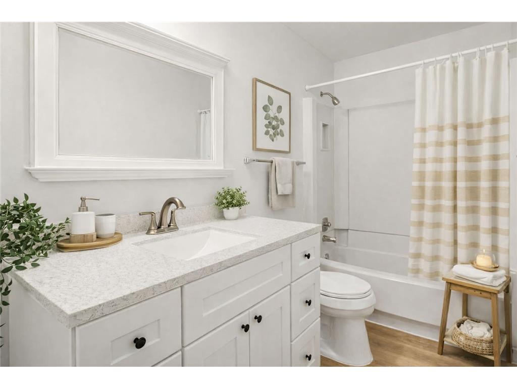 2489 Woodbridge Street Roseville MN 55113 7044245 image1