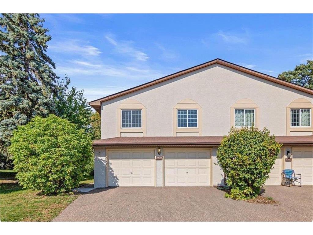 2489 Woodbridge Street Roseville MN 55113 7044245 image2