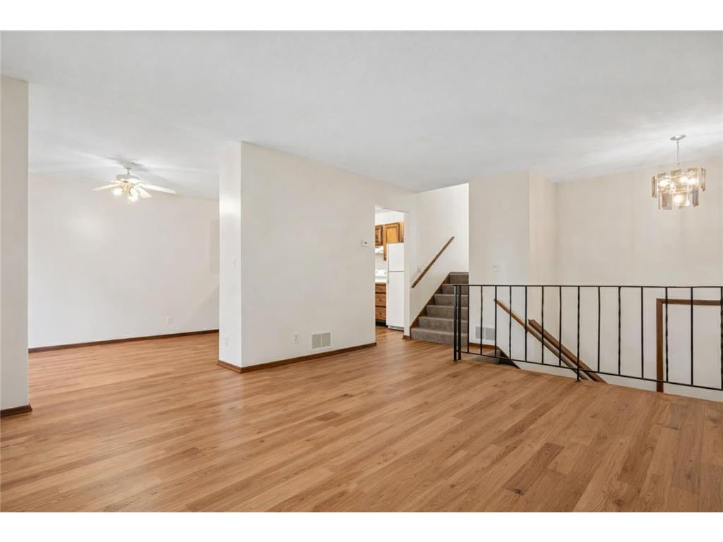2489 Woodbridge Street Roseville MN 55113 7044245 image5
