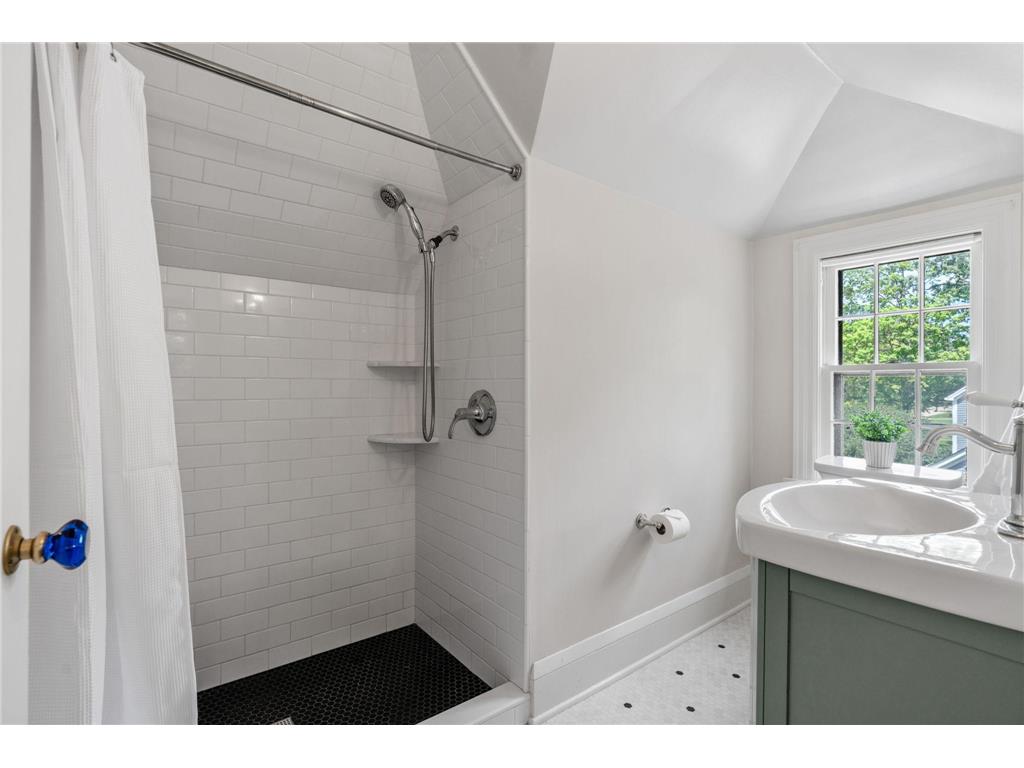 249 Hawthorne Road Hopkins MN 55343 7090559 image37