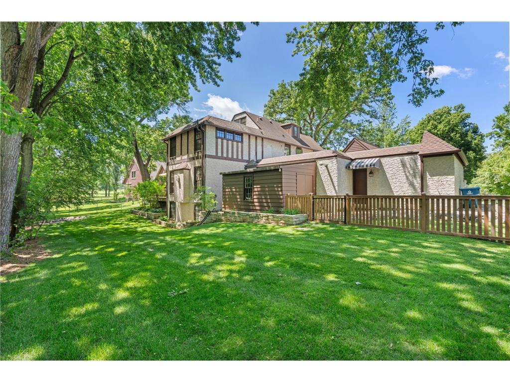 249 Hawthorne Road Hopkins MN 55343 7090559 image50