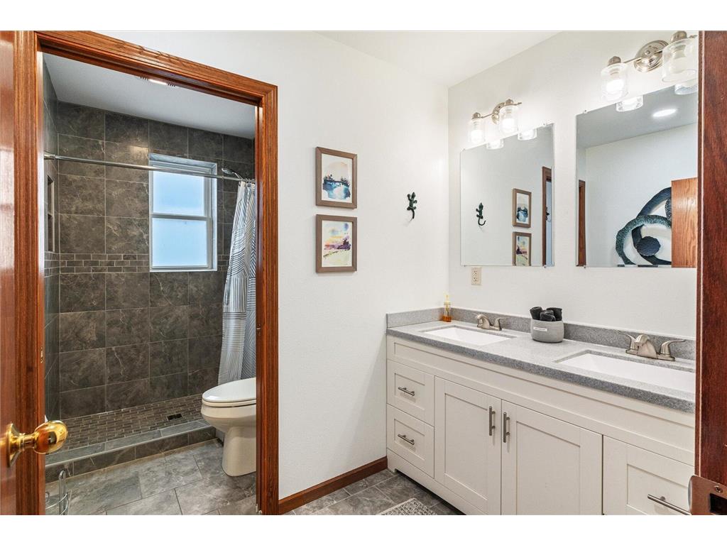 25 N Walnut Street La Crescent MN 55947 7103232 image12