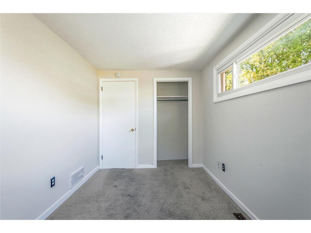 25 W 7th Street Rush City MN 55069 7078869 image13