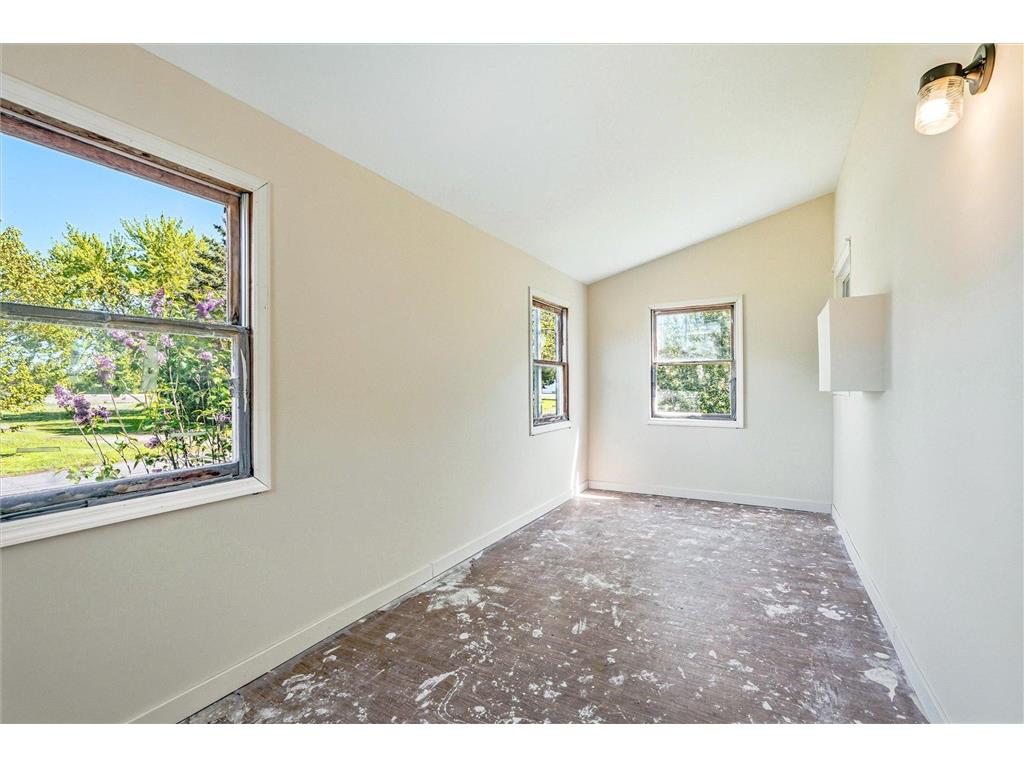 25 W 7th Street Rush City MN 55069 7078869 image14