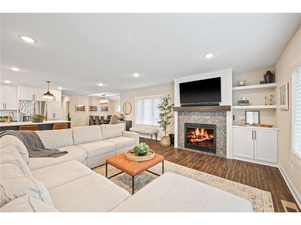 25 Waseca Avenue Tonka Bay MN 55331 6529989 image1