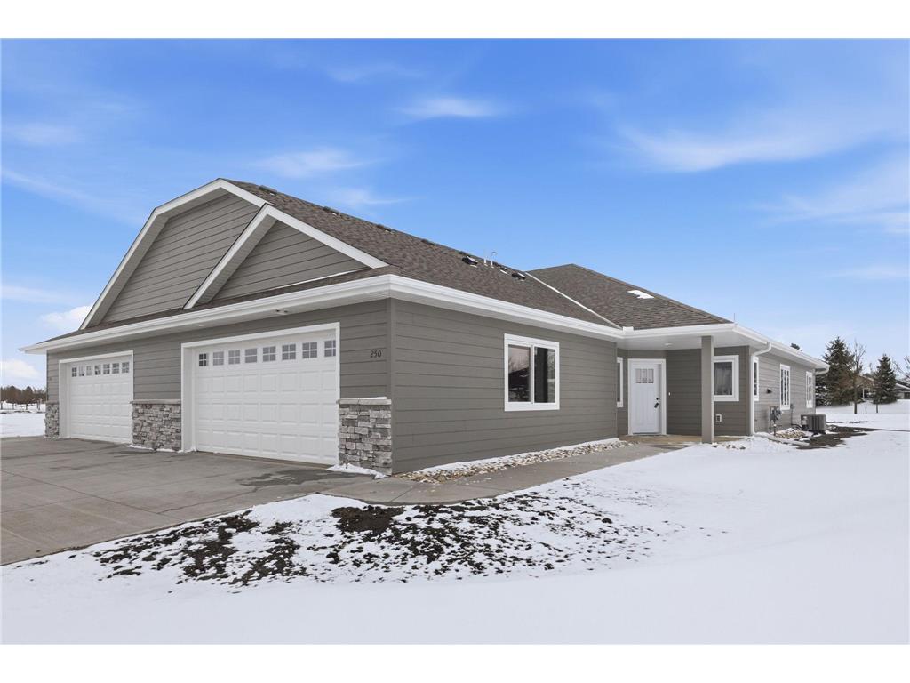 250 Eau Claire Avenue SE Hutchinson MN 55350 6785042 image1