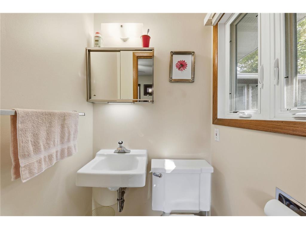 250 Glenbrook Road N Wayzata MN 55391 7104566 image31