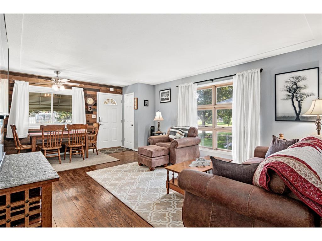 250 Macarthur Street E South Saint Paul MN 55075 7066279 image3