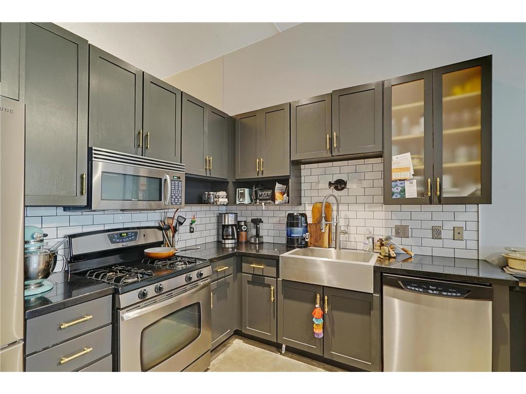 250 Park Avenue #305 Minneapolis MN 55415 6696121 image8