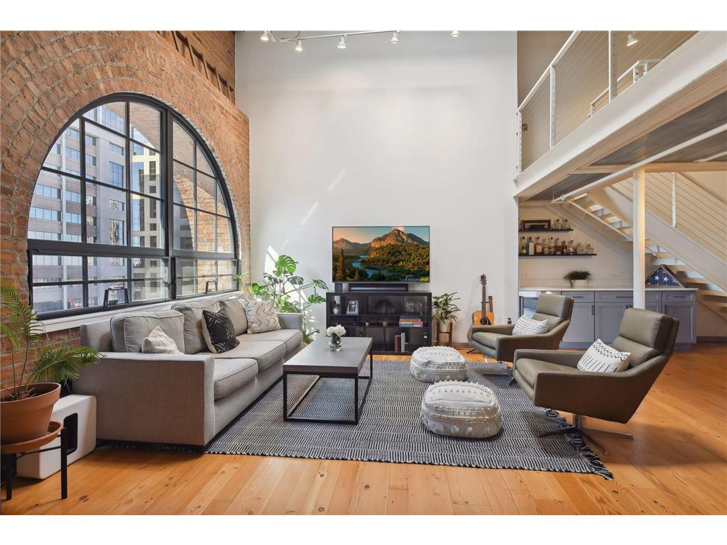 250 Park Avenue #702 Minneapolis MN 55415 6450161 image1