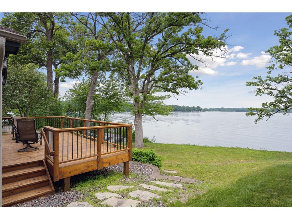 250 Peninsula Road Medicine Lake MN 55441 - Medicine Lake 6402133 image1