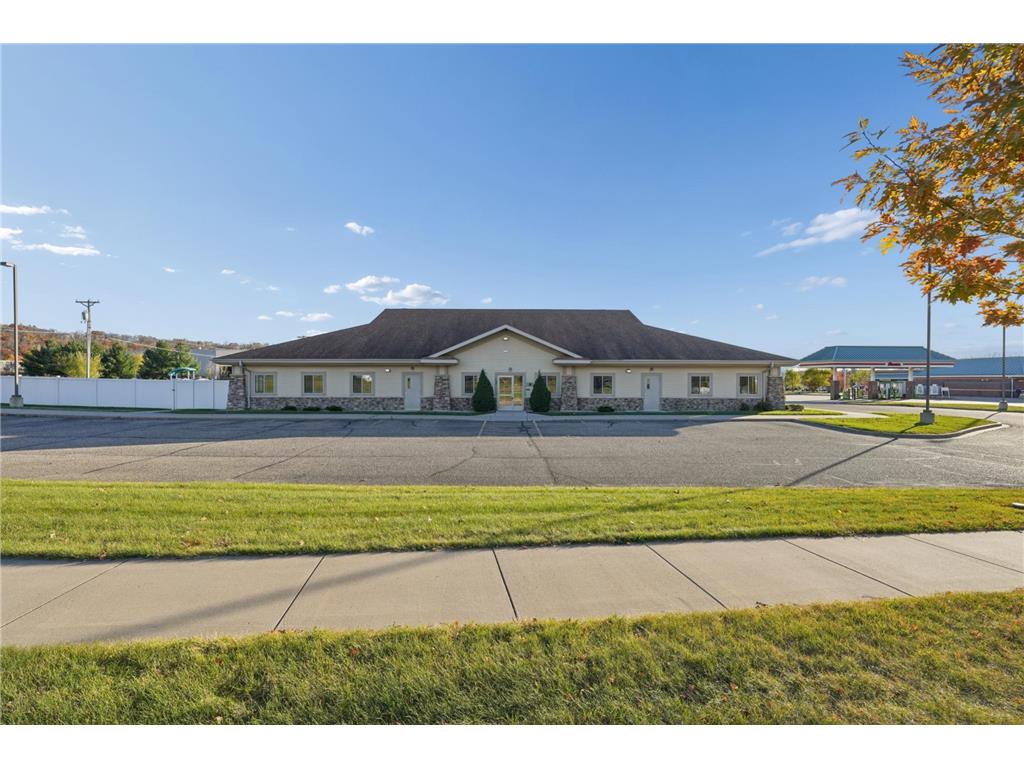 250 Quarry Road River Falls WI 54022 6813050 image1