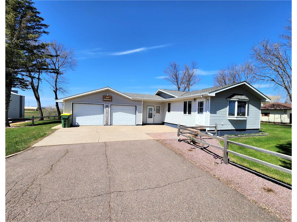 250 Superior Avenue W Holland MN 56139 6364684 image1