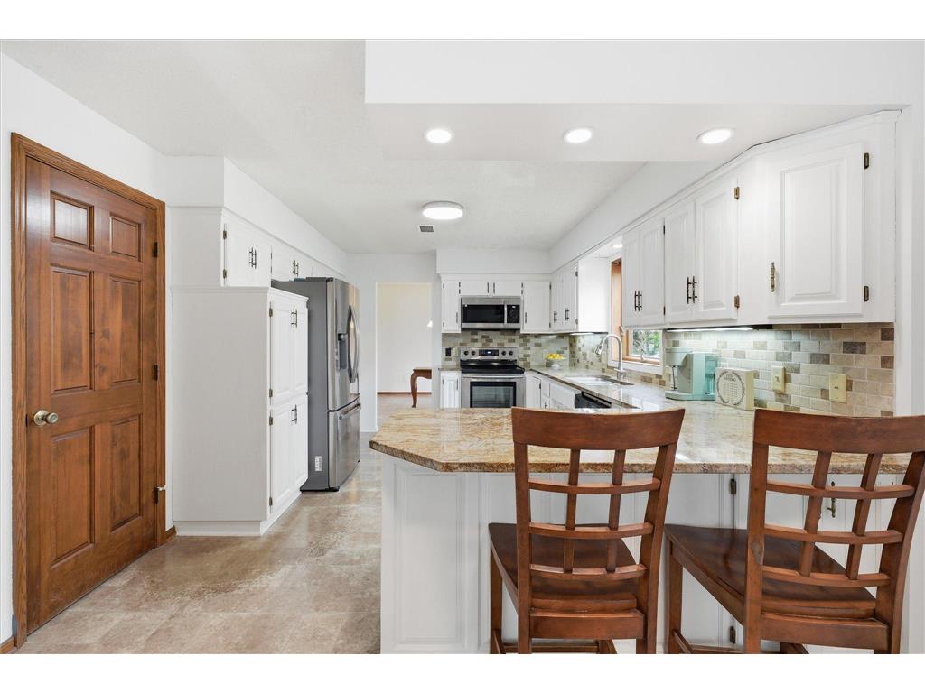 2500 Highland View Avenue S Burnsville MN 55337 7074968 image15
