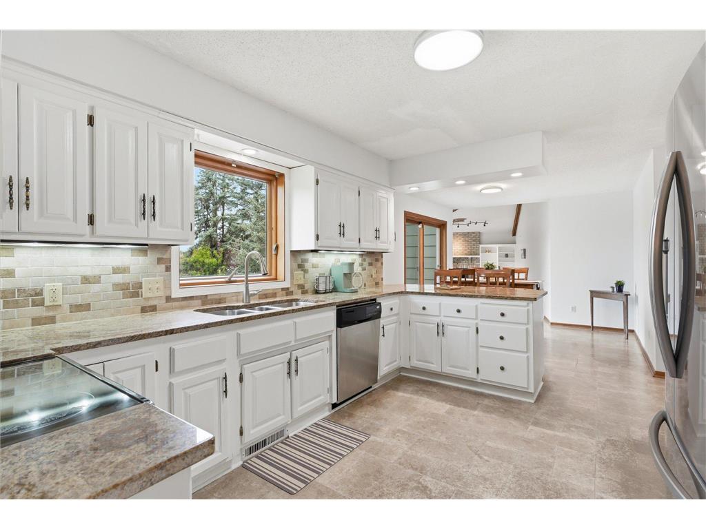 2500 Highland View Avenue S Burnsville MN 55337 7074968 image18