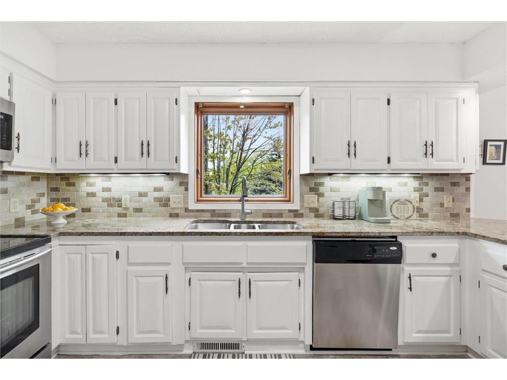 2500 Highland View Avenue S Burnsville MN 55337 7074968 image19