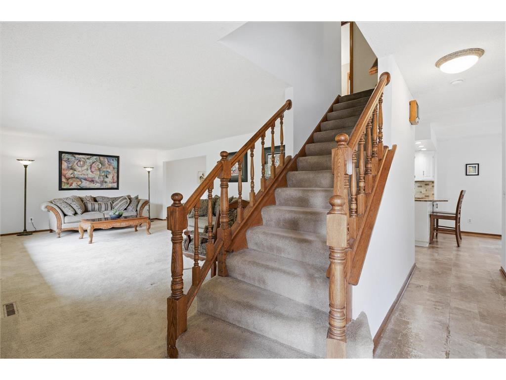 2500 Highland View Avenue S Burnsville MN 55337 7074968 image24