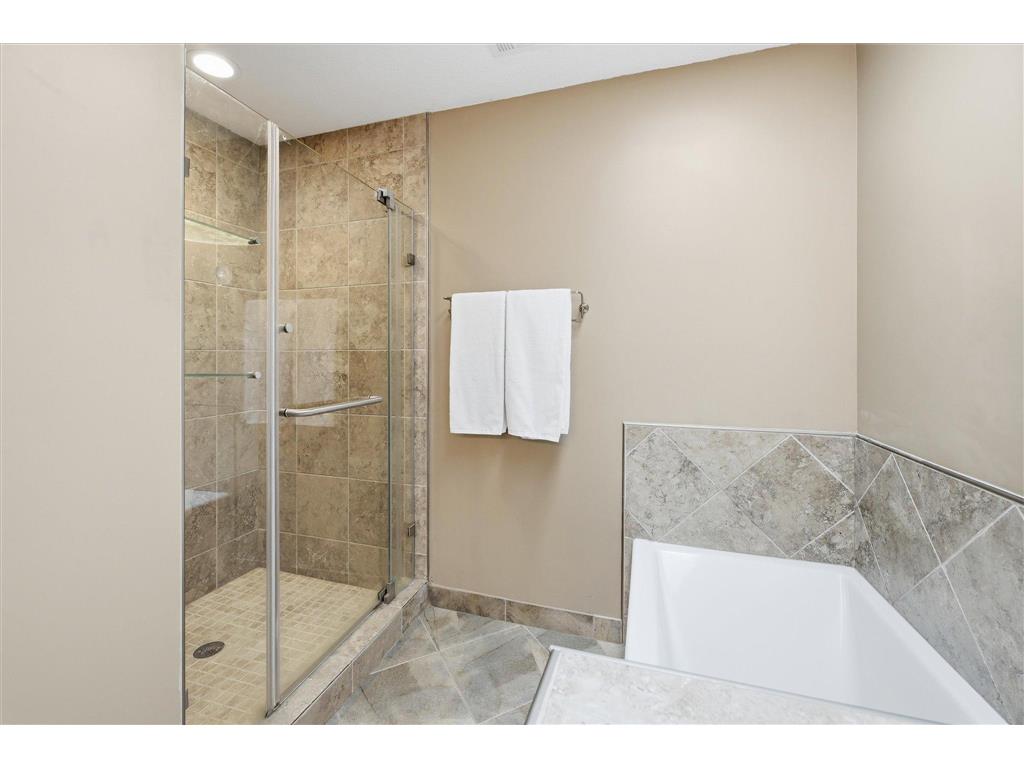 2500 Highland View Avenue S Burnsville MN 55337 7074968 image35
