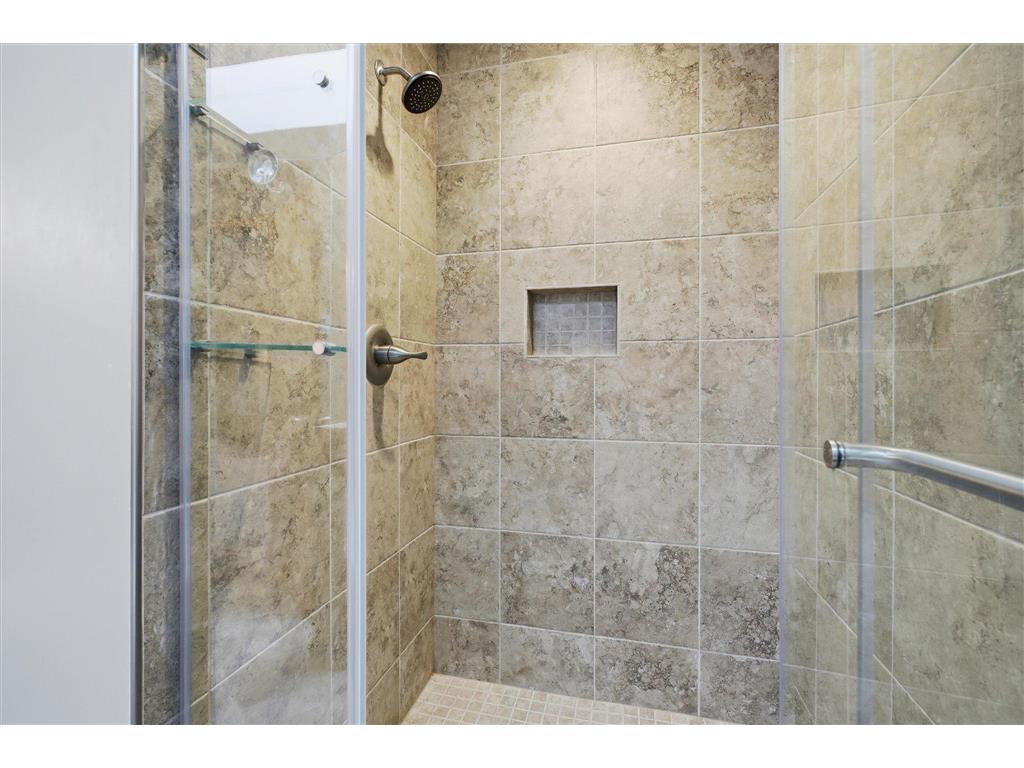 2500 Highland View Avenue S Burnsville MN 55337 7074968 image36