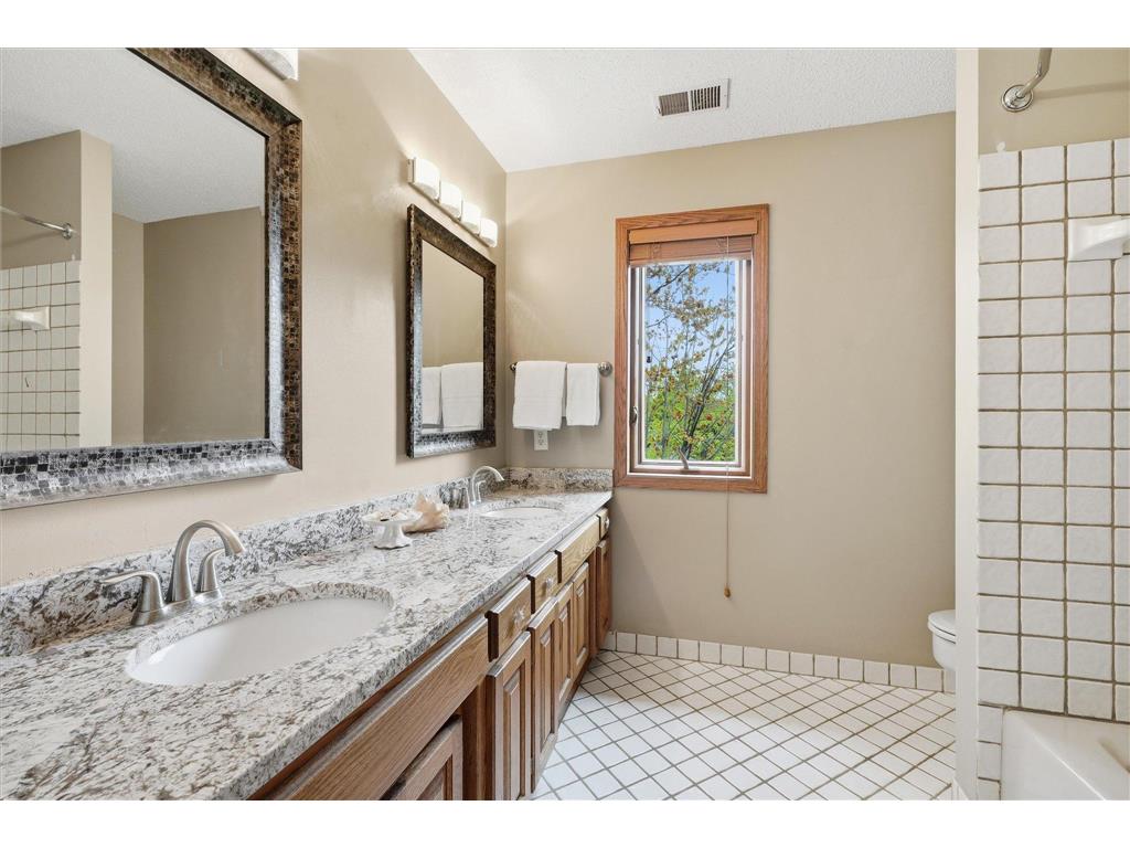 2500 Highland View Avenue S Burnsville MN 55337 7074968 image48