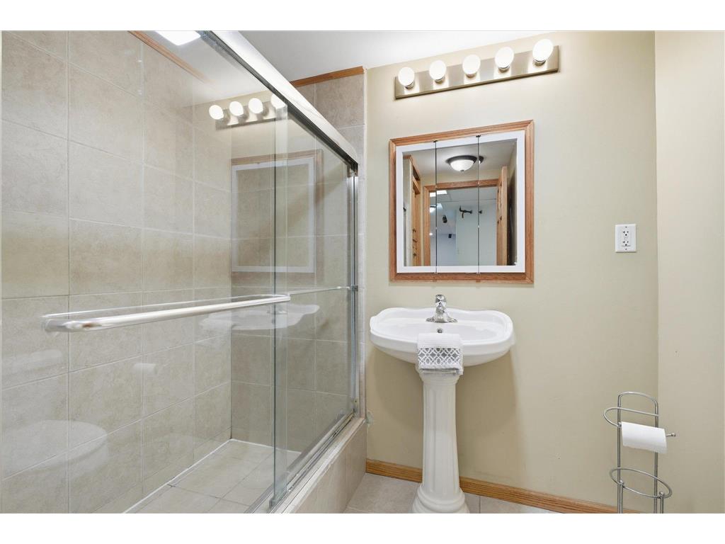2500 Highland View Avenue S Burnsville MN 55337 7074968 image50