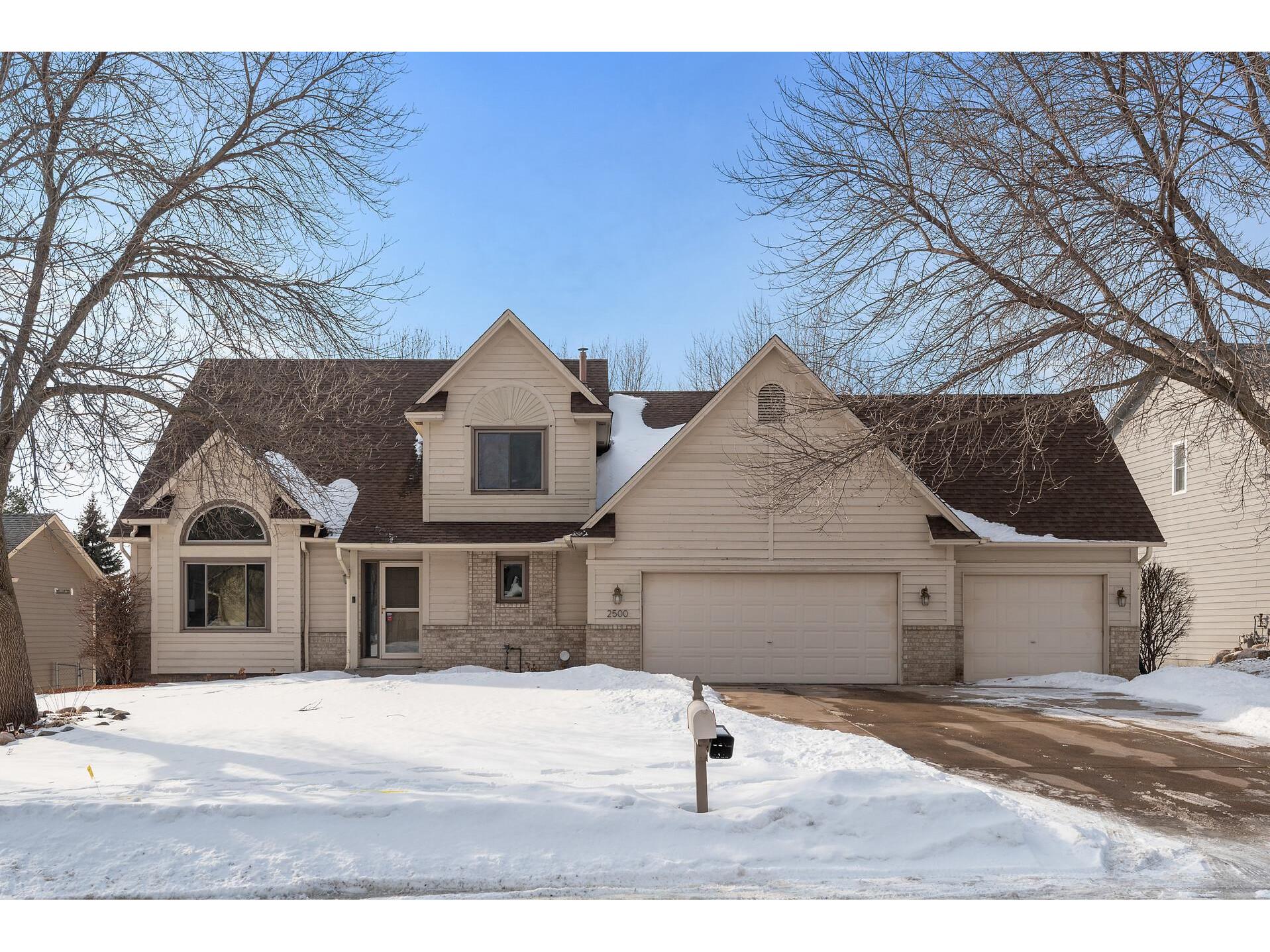 2500 Kennelly Place Burnsville MN 55337 6152111 image1