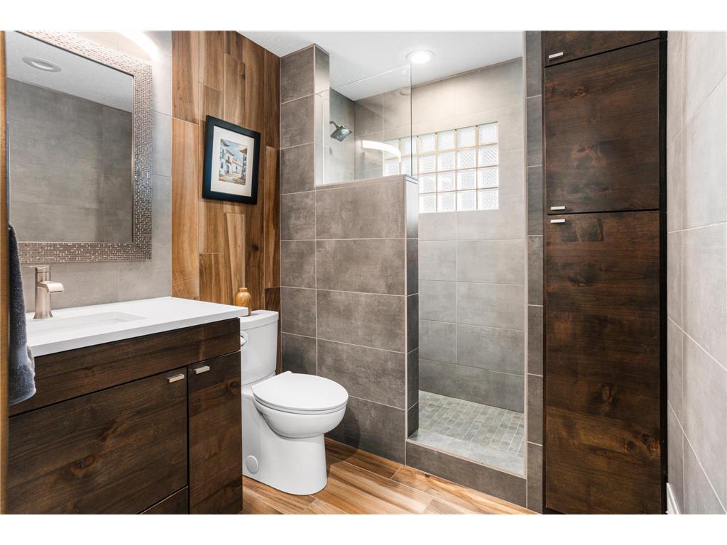 2500 Overlook Drive Bloomington MN 55431 7077461 image16