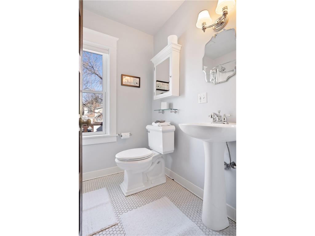 2504 Euclid Place Minneapolis MN 55405 7008026 image49