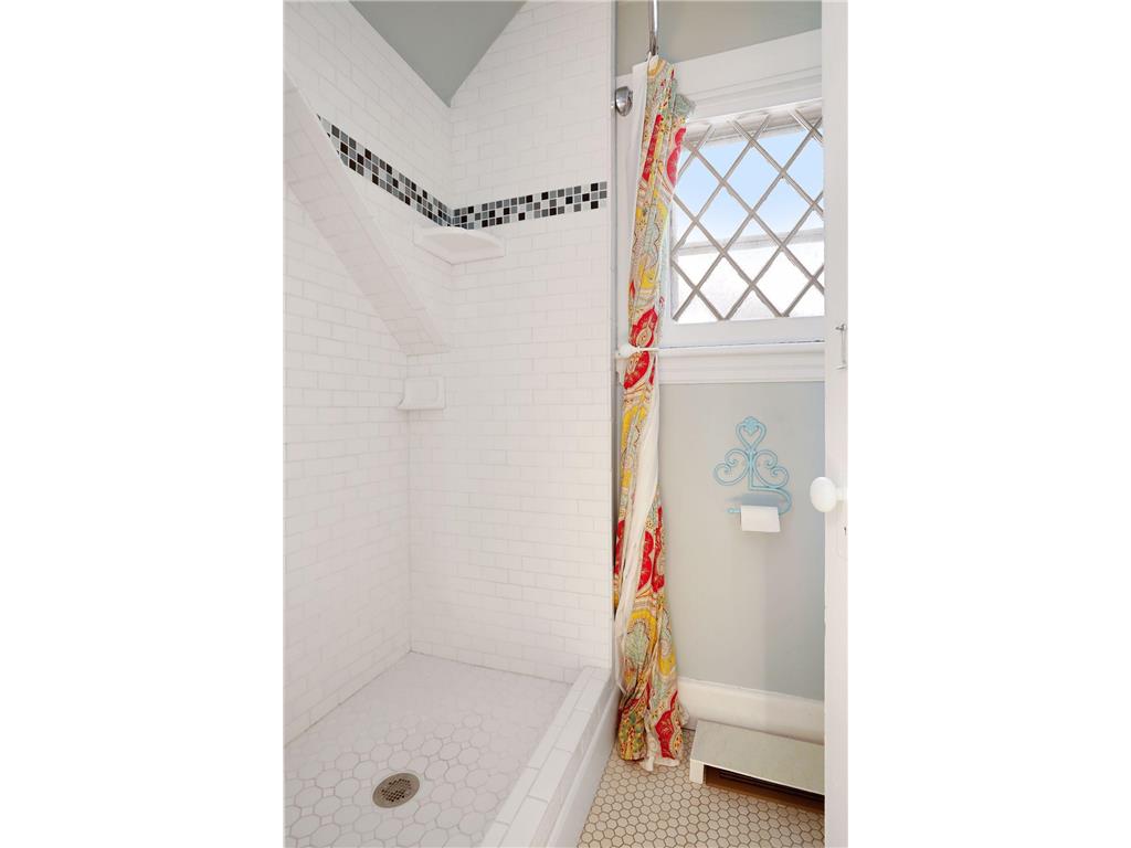 2504 Euclid Place Minneapolis MN 55405 7008026 image69