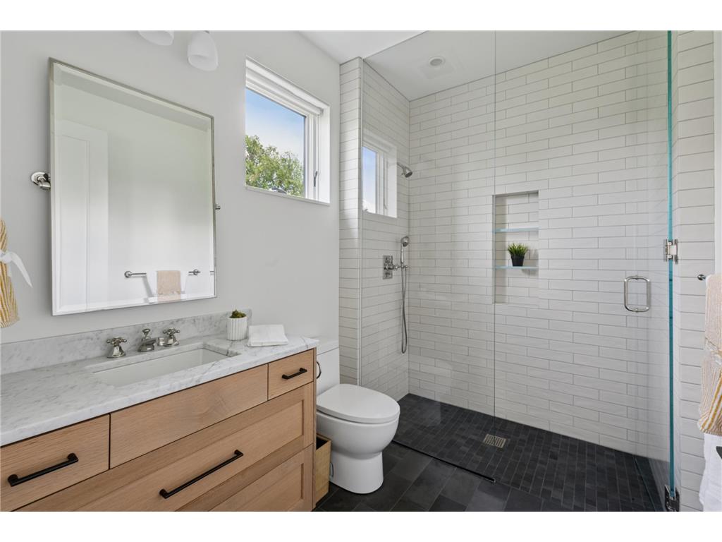 2505 E Lake Of The Isles Parkway Minneapolis MN 55405 - Lake of the Isles 7011797 image56