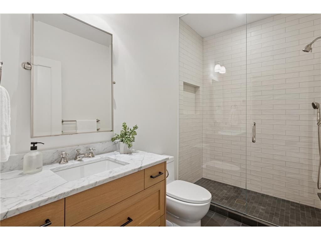 2505 E Lake Of The Isles Parkway Minneapolis MN 55405 - Lake of the Isles 7011797 image61