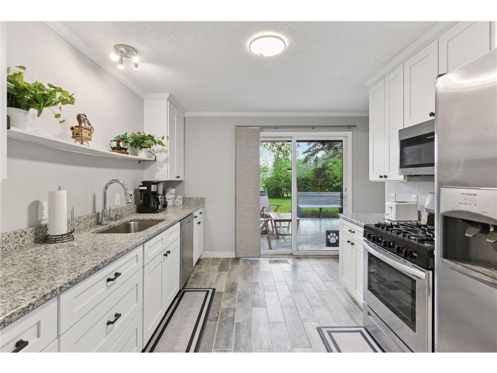 2505 Florida Avenue N Golden Valley MN 55427 6724915 image1