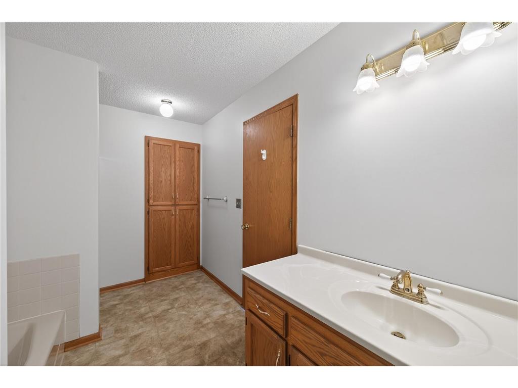 2505 Sumac Ridge White Bear Lake MN 55110 7019365 image21