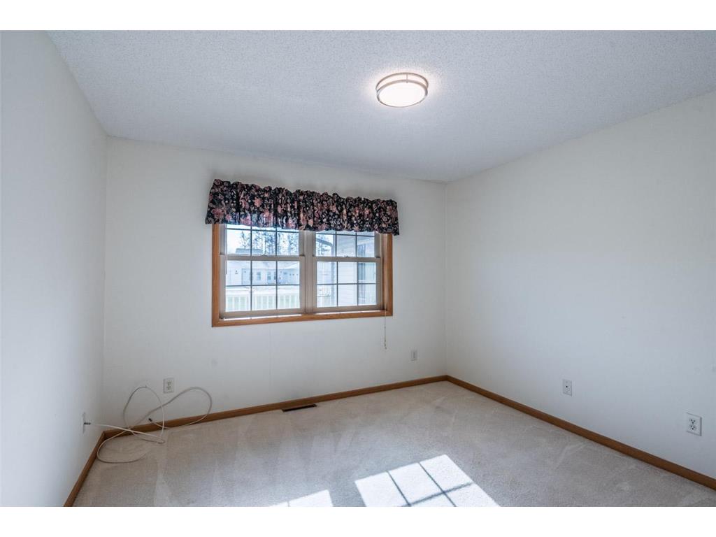 2506 21st Avenue E Hibbing MN 55746 7072010 image17