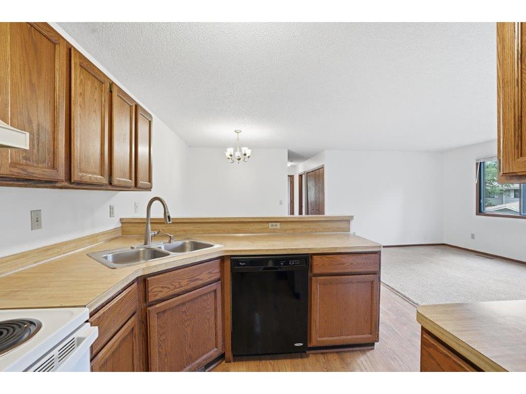 2507 Brookdale Lane Brooklyn Park MN 55444 7097850 image10