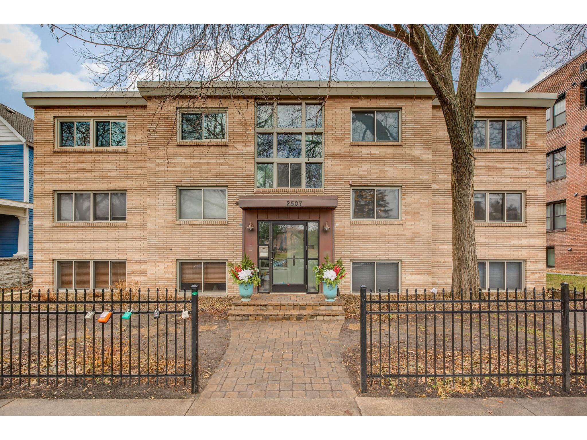 2507 Bryant Avenue S 002, Minneapolis, MN 55405 MLS 6108865 Edina