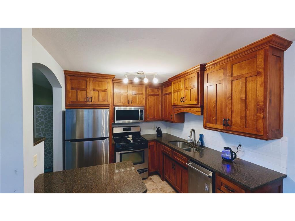 2507 Bryant Avenue S #002 Minneapolis MN 55405 7046738 image4