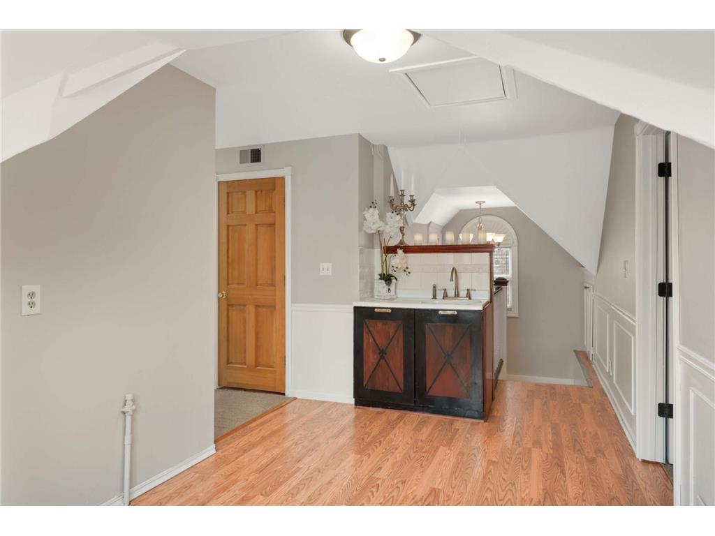2507 Lyndale Avenue S Minneapolis MN 55405 6812015 image13