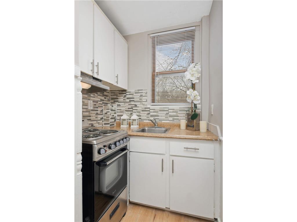 2507 Lyndale Avenue S Minneapolis MN 55405 6812015 image24