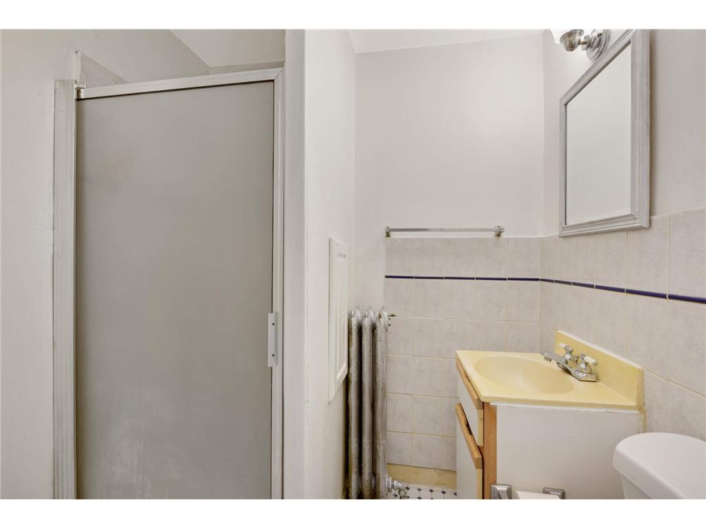 2507 Lyndale Avenue S Minneapolis MN 55405 6812015 image25