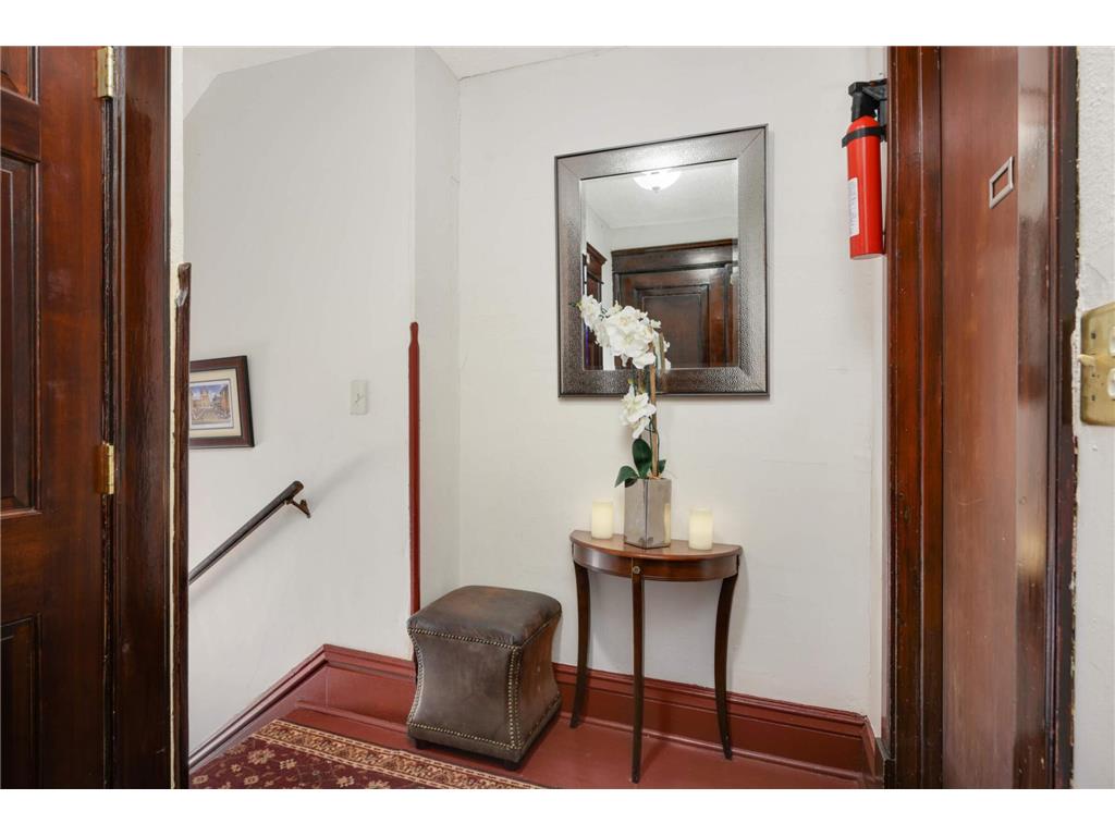 2507 Lyndale Avenue S Minneapolis MN 55405 6812015 image27