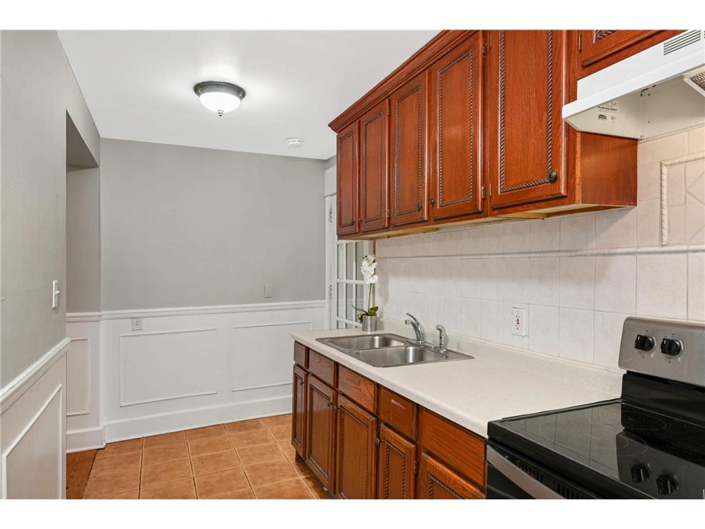 2507 Lyndale Avenue S Minneapolis MN 55405 6812015 image5