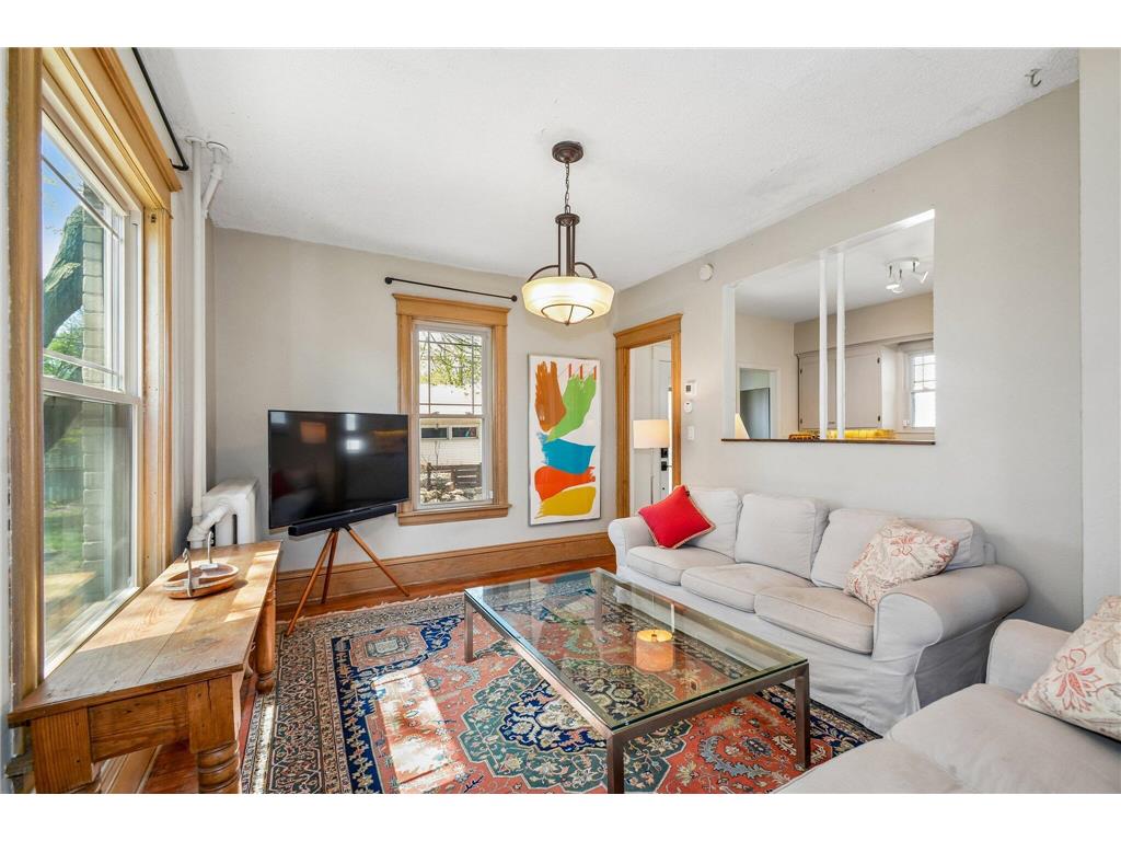 2507 Thomas Avenue N Minneapolis MN 55411 7069438 image3