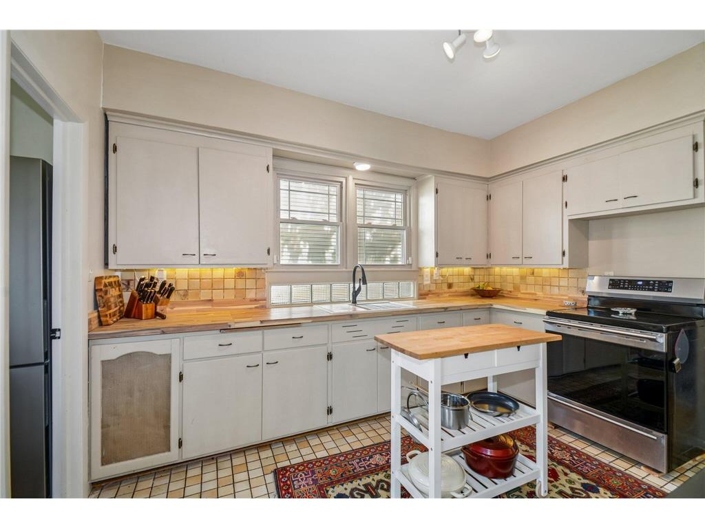 2507 Thomas Avenue N Minneapolis MN 55411 7069438 image7