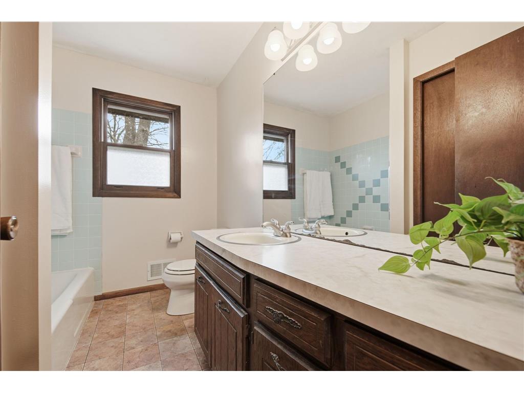 2508 Sherwood Road Mounds View MN 55112 7068061 image21